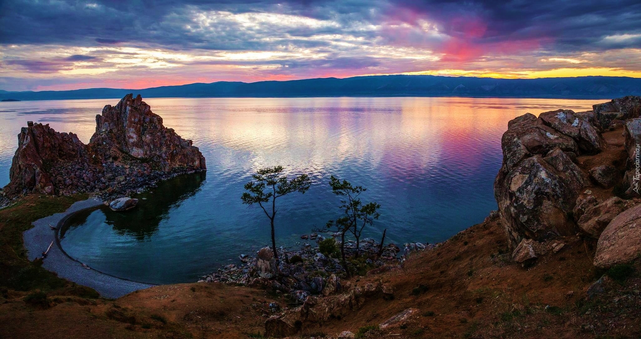 Байкал самое древнее. Байкал пресноводное озеро. Ольхон Байкал. Остров Ольхон Иркутская область. Остров Ольхон Бурятия.